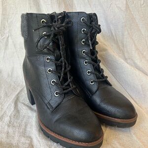 Naturalizer Black Lace Up Leather Boots